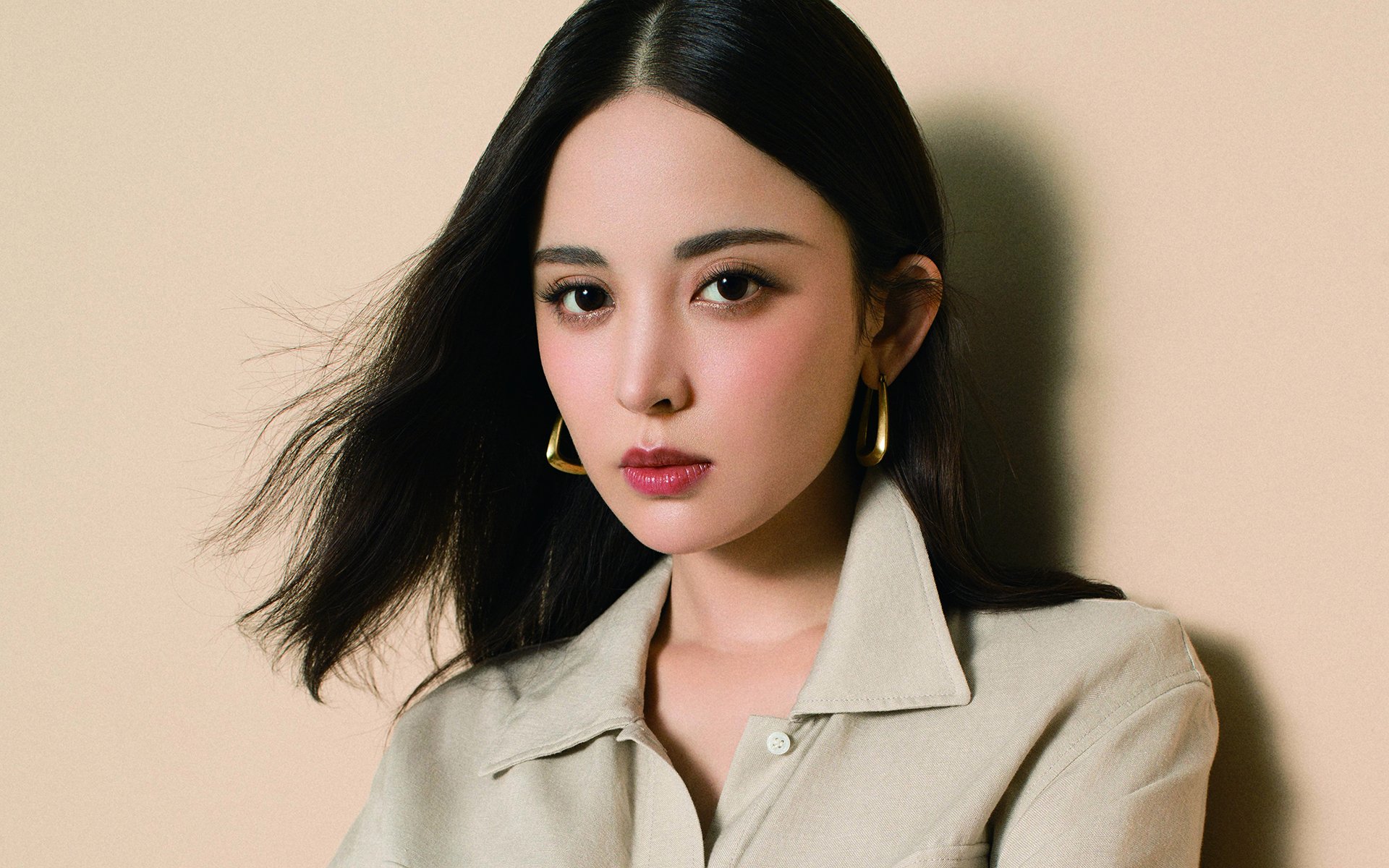 2019年季后赛：“水花兄弟”连续热火般的爆发，库里在关键的第四节多次神奇远投赢得比赛