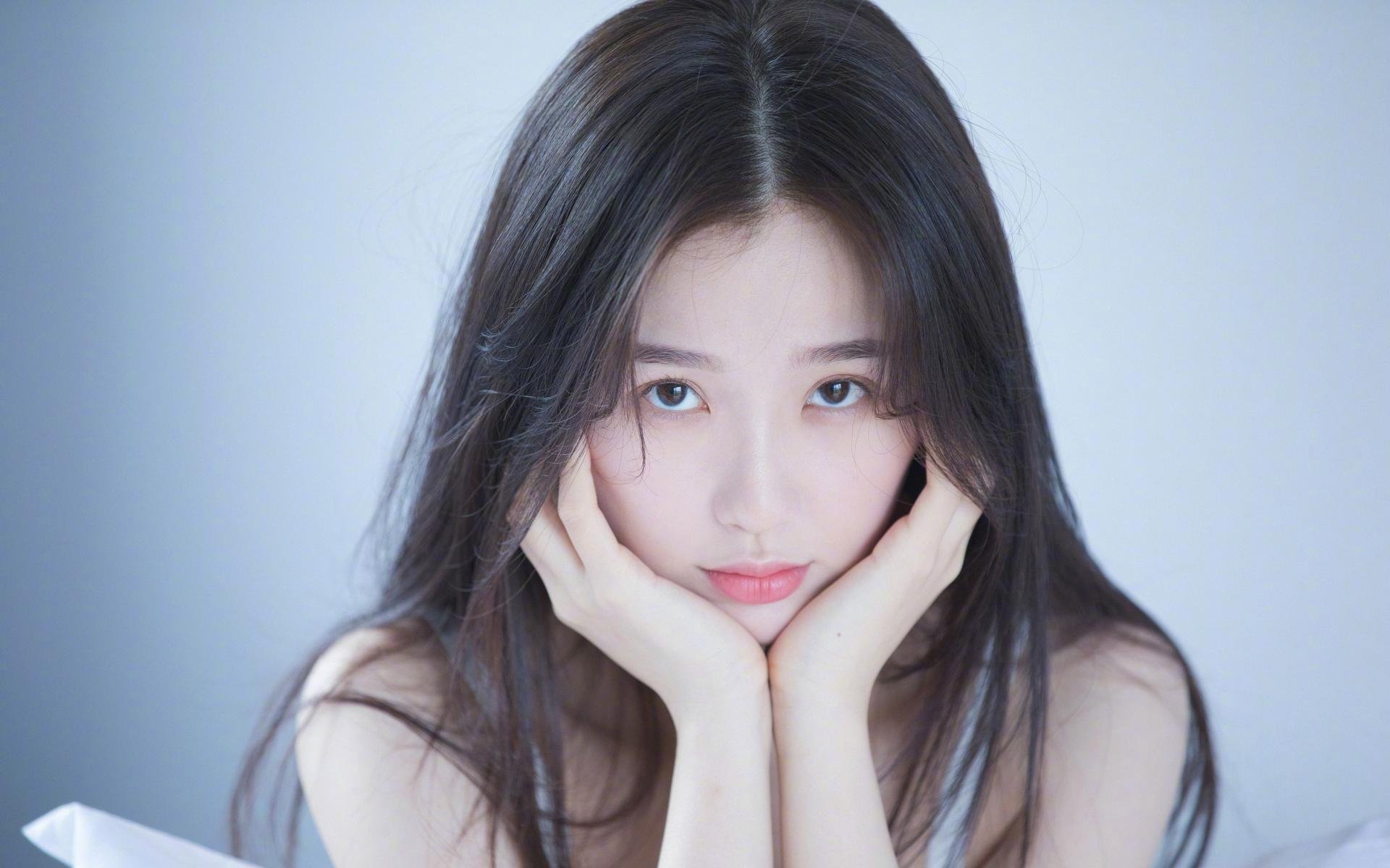 “青少年足球大赛精彩纷呈，众多新星脱颖而出”，青少年足球比赛规则