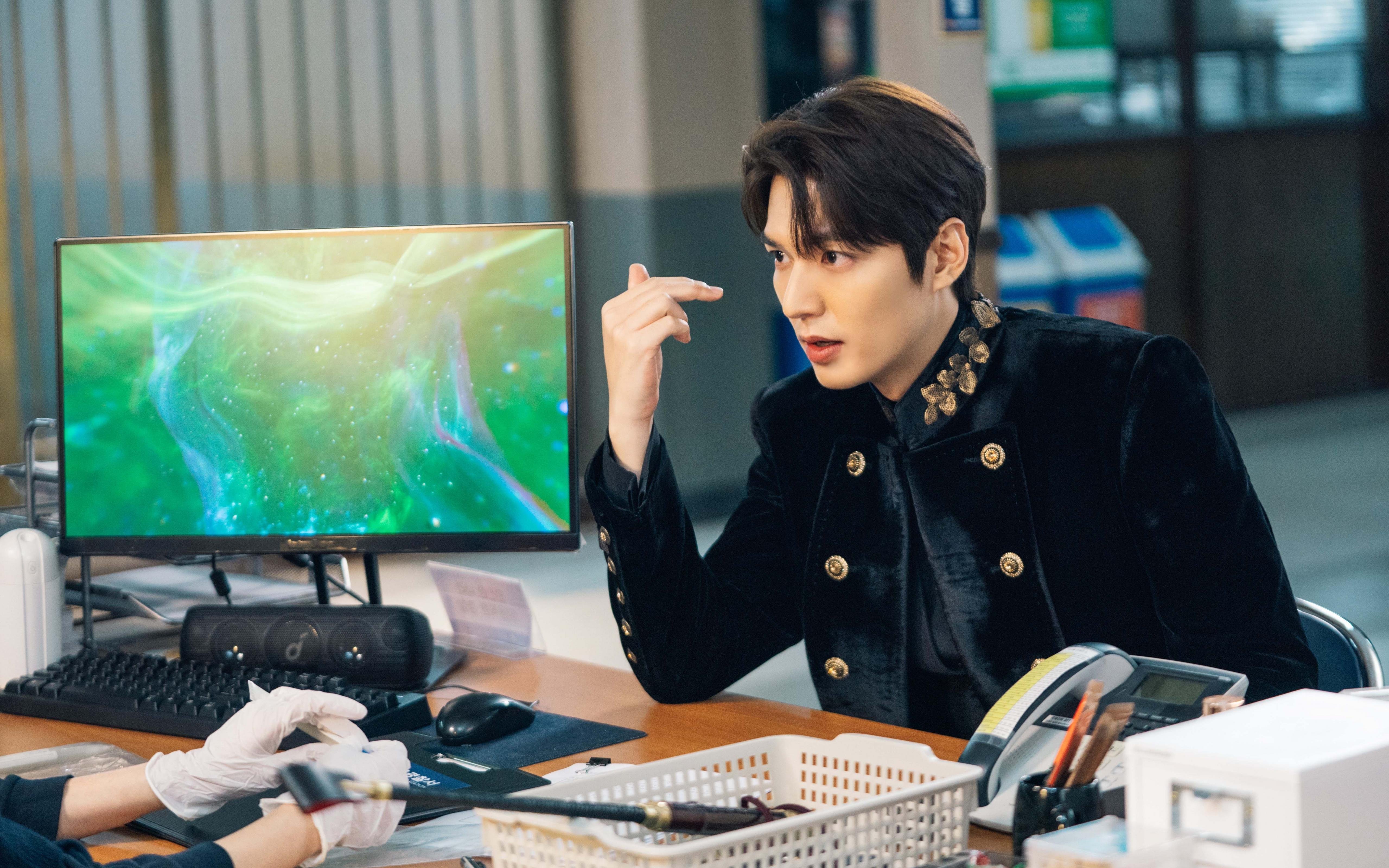 kaiyun官方网站-自由式潜水表演，探索海底奇妙世界，自由潜水的魅力