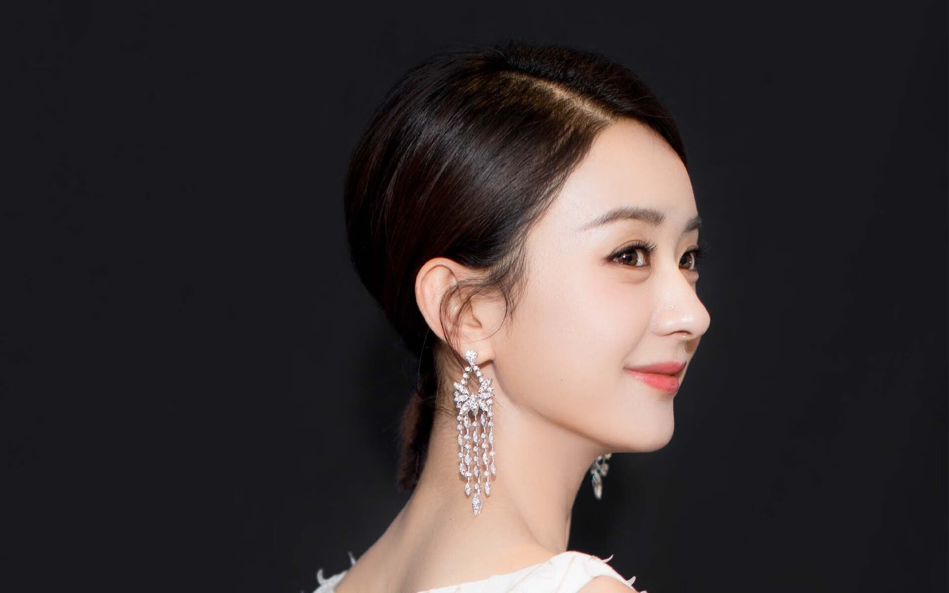 热火强势横扫公牛,季后赛中巴特勒送出五次抢断,巴特勒40分热火胜雄鹿集锦