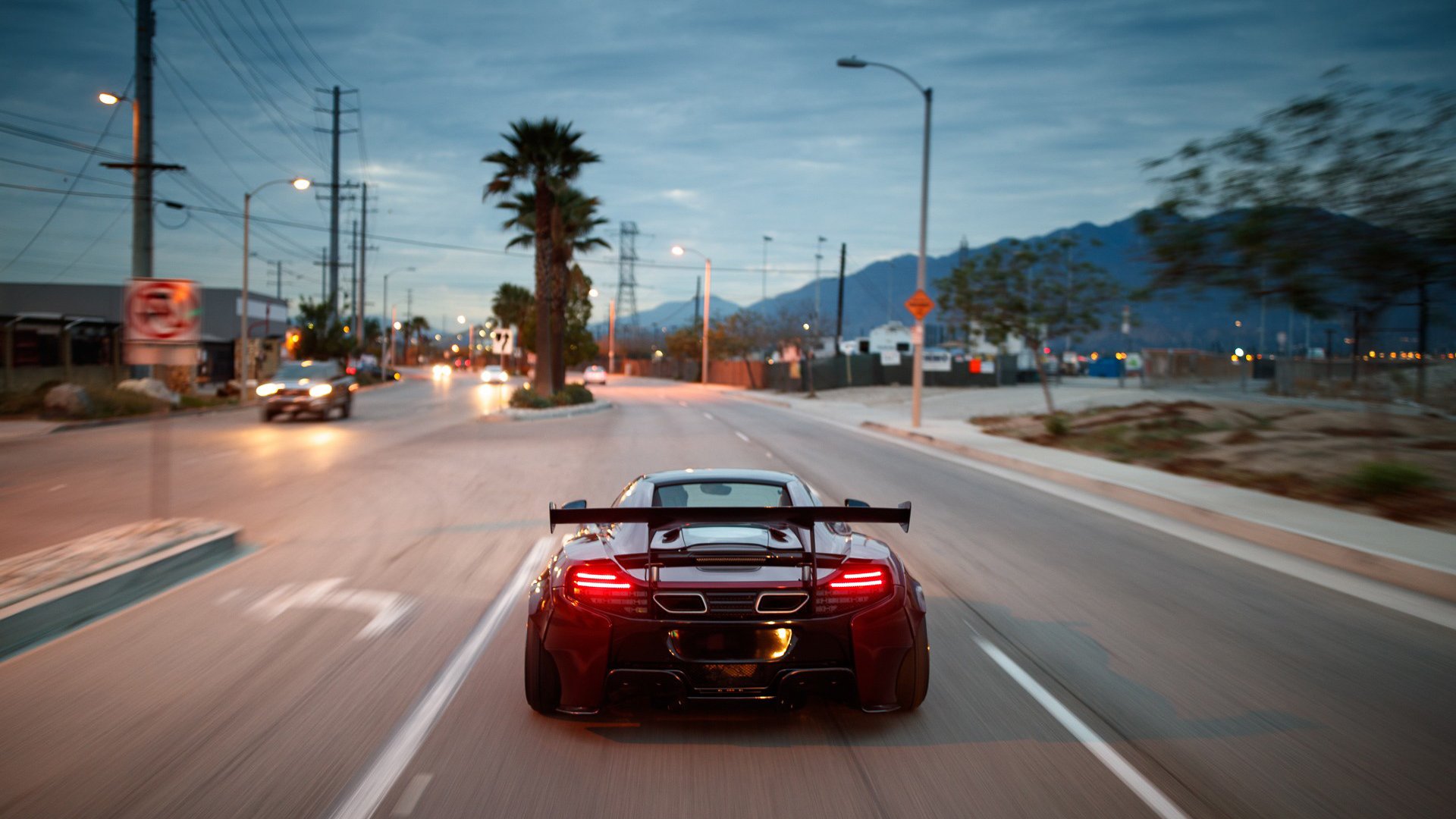 五大联赛争冠球队出场阵容中缺席后的战术重构，五大联赛全胜夺冠的球队