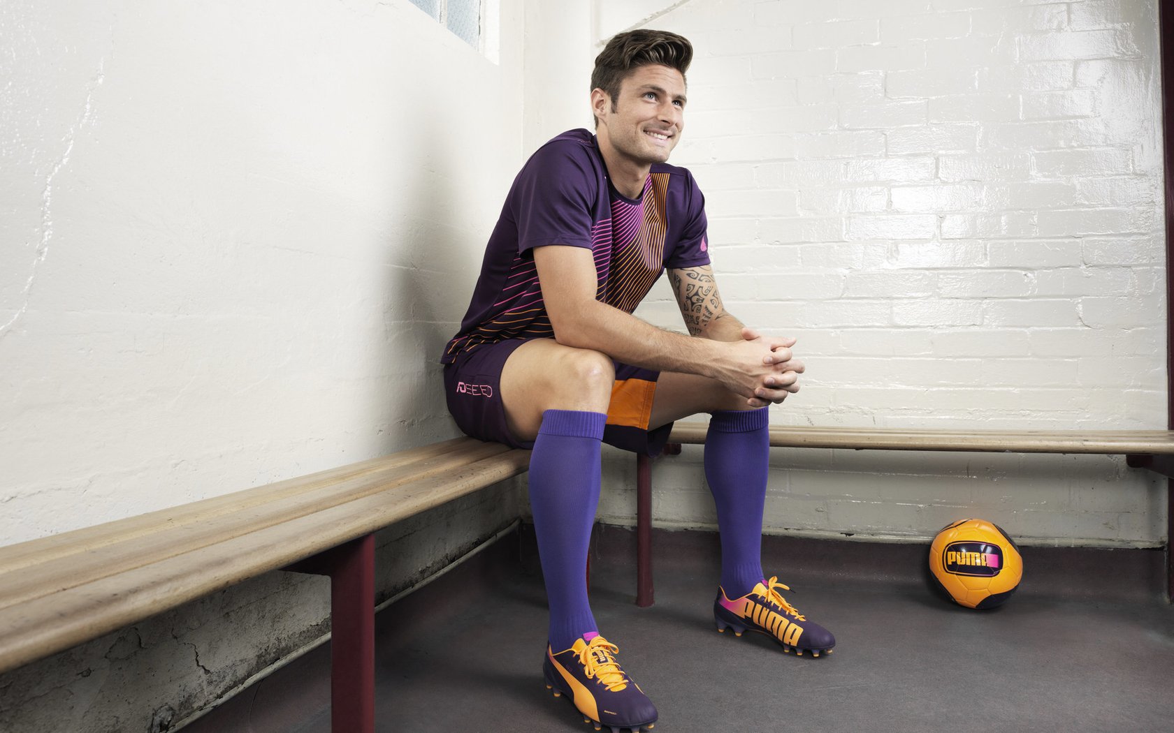 皇家贝蒂斯赢得2024年西班牙超级杯冠军，西班牙超级杯冠军奖杯